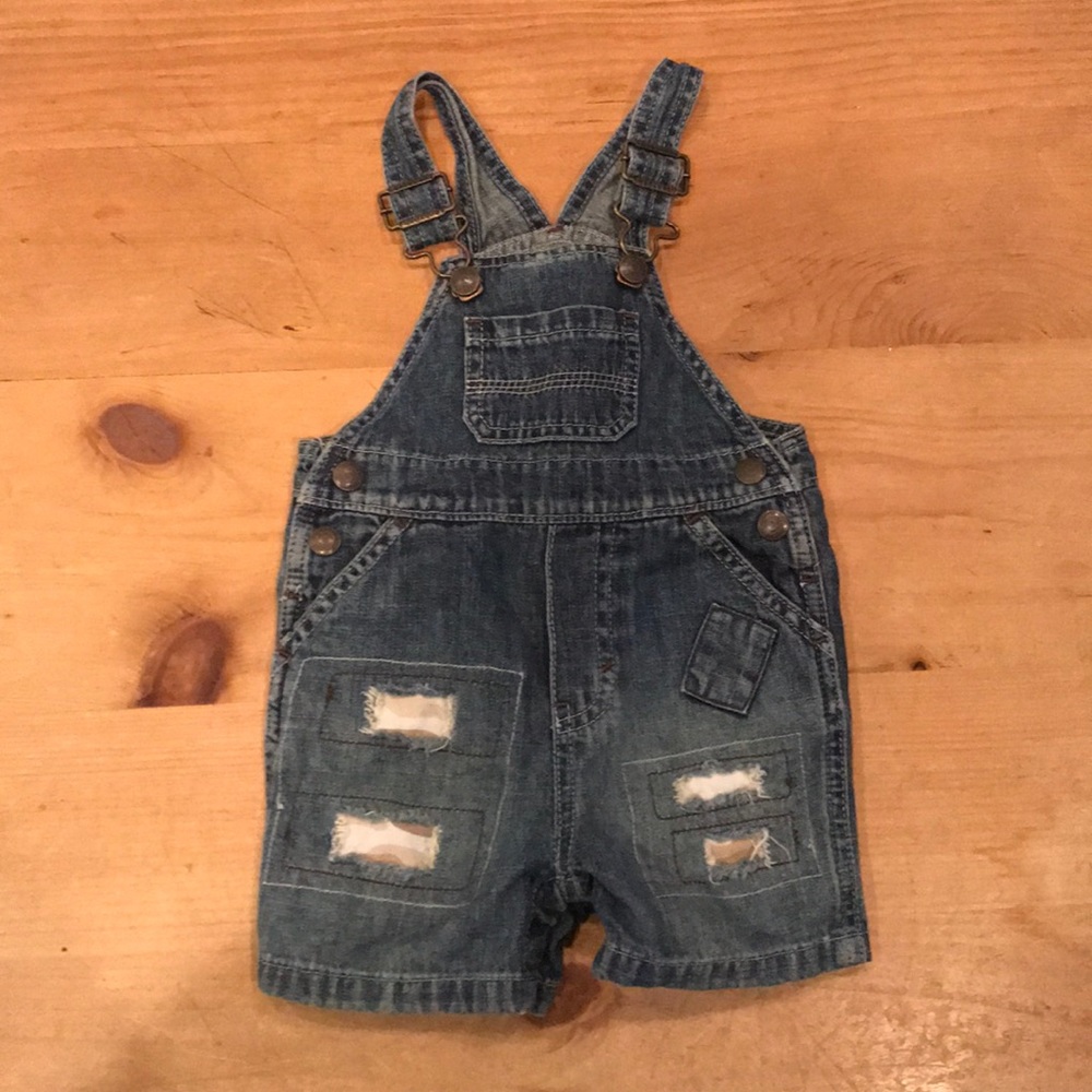 🍄Gap overall shorts.